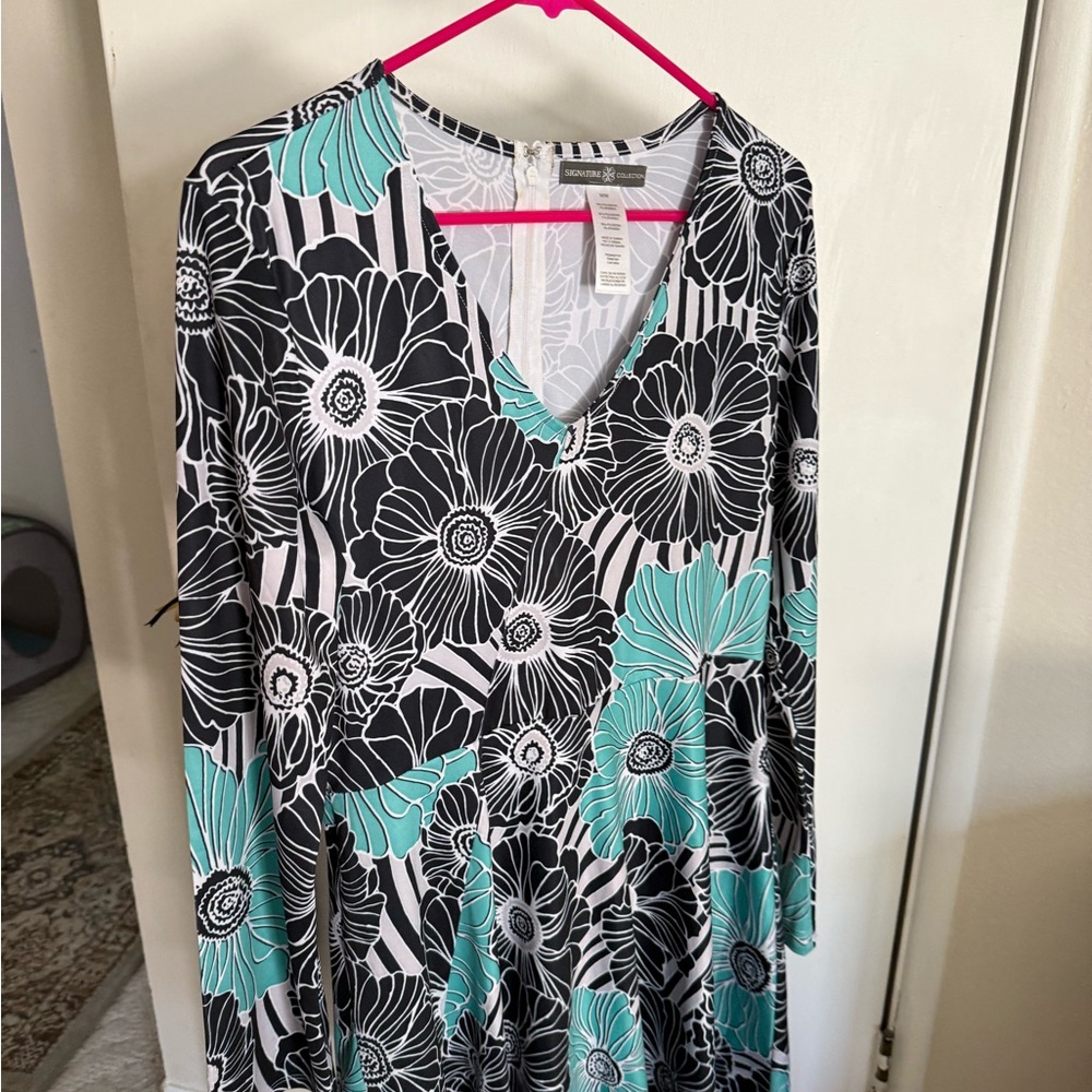 Floral V-Neck Dress in Black and Teal